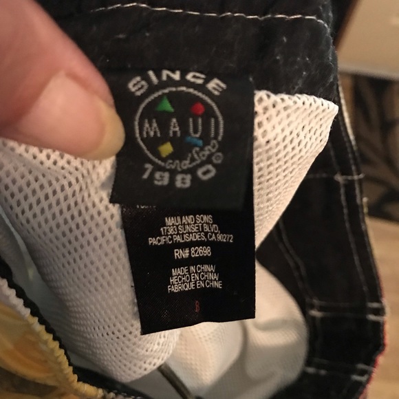 Maui and Sons Boys Line Up Boardshorts size 8 - Picture 3 of 3